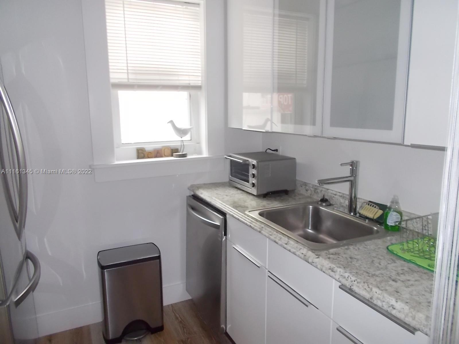 536 14th St Unit: 106