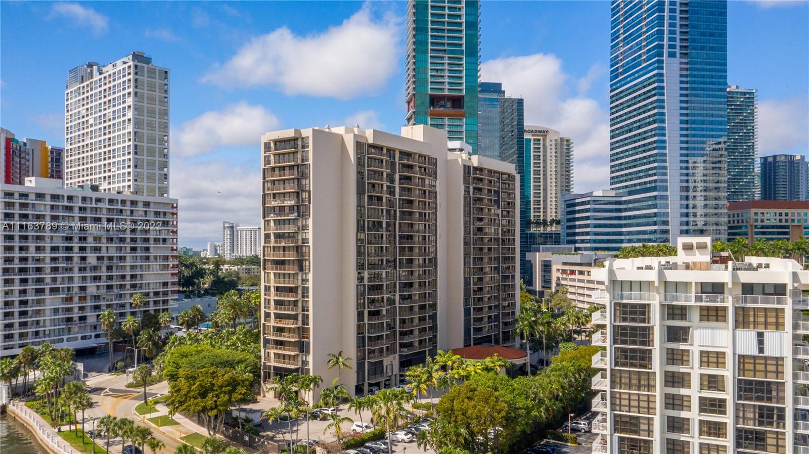 1450 Brickell Bay Dr Unit: 611