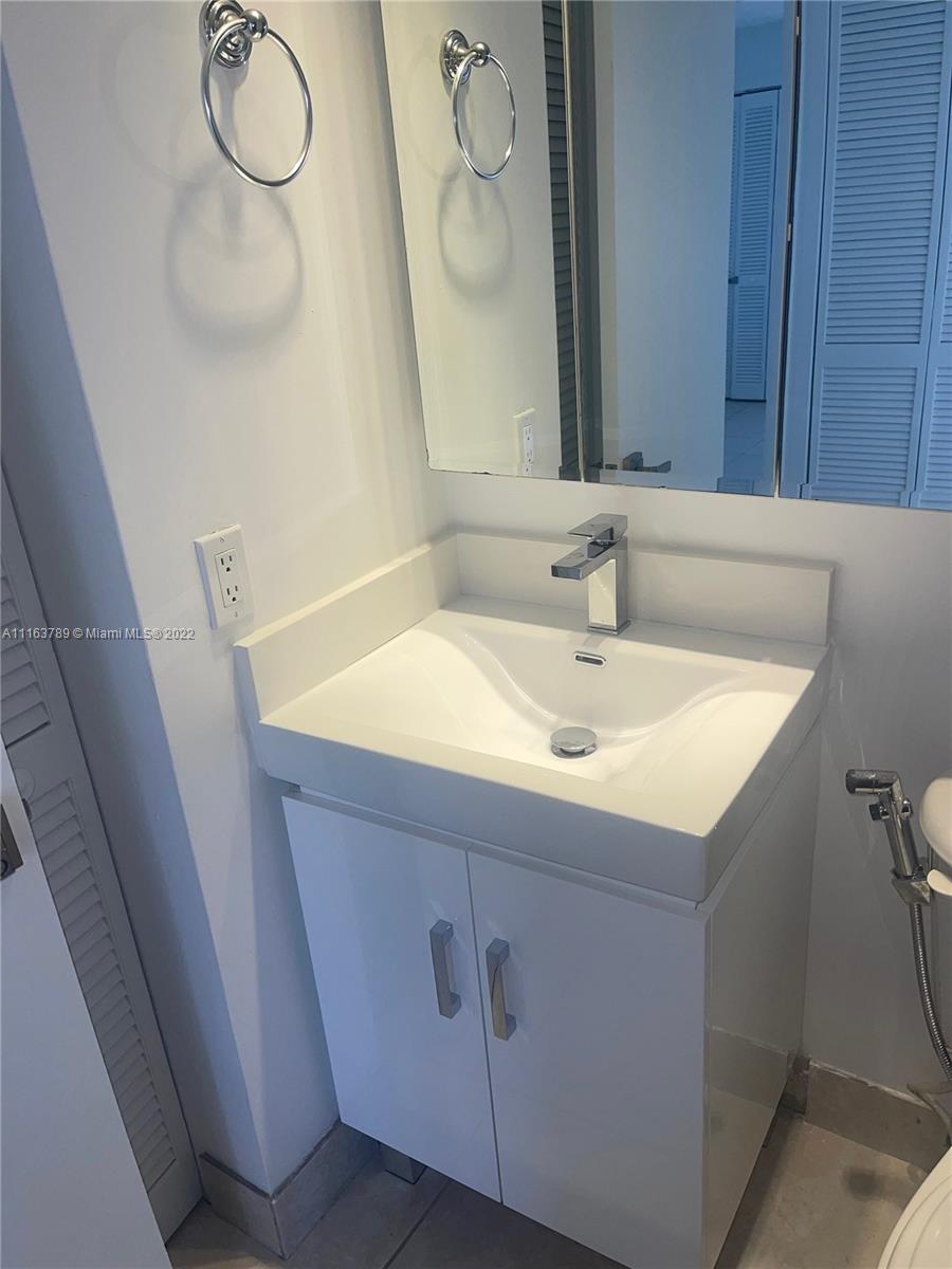 1450 Brickell Bay Dr Unit: 611