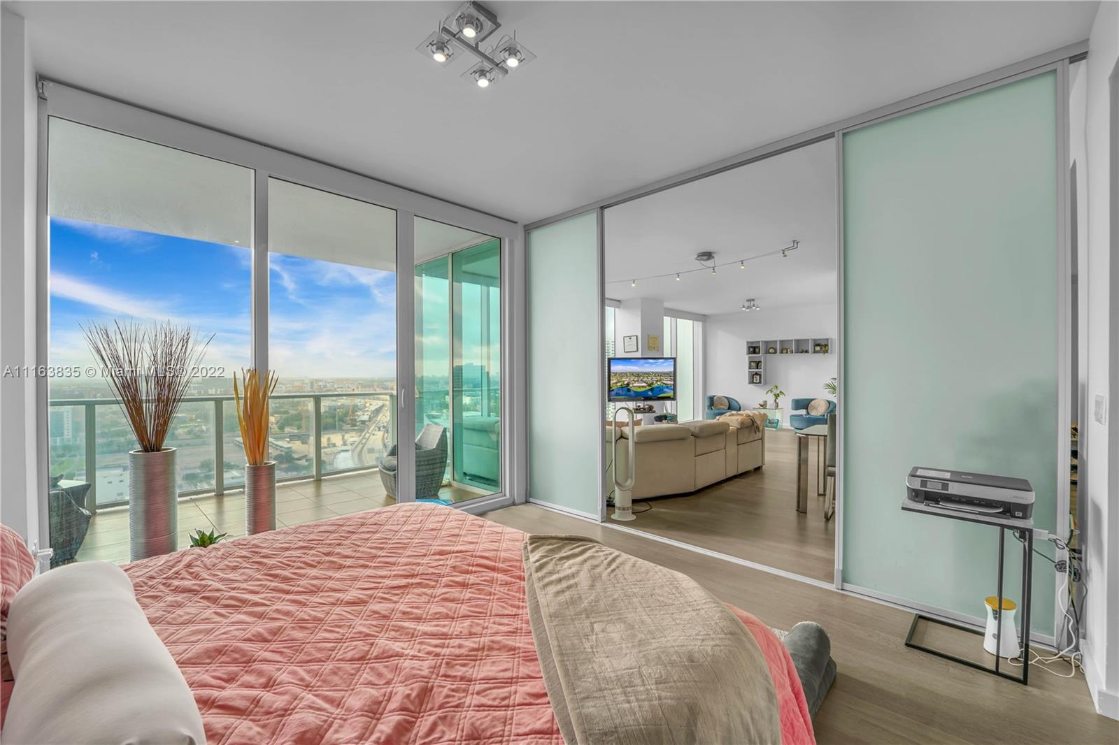1040 Biscayne Blvd Unit: 2207