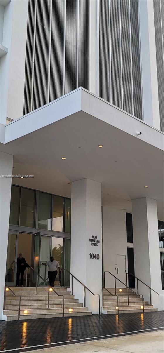 1040 Biscayne Blvd Unit: 2207