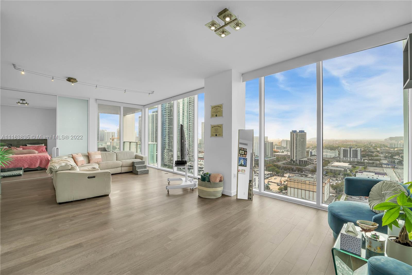 1040 Biscayne Blvd Unit: 2207