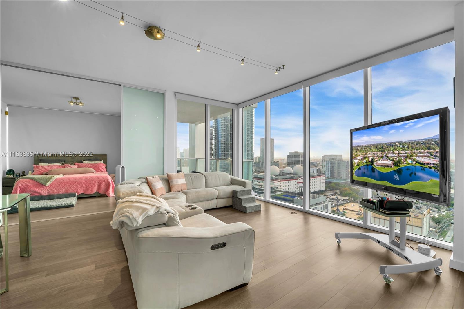 1040 Biscayne Blvd Unit: 2207