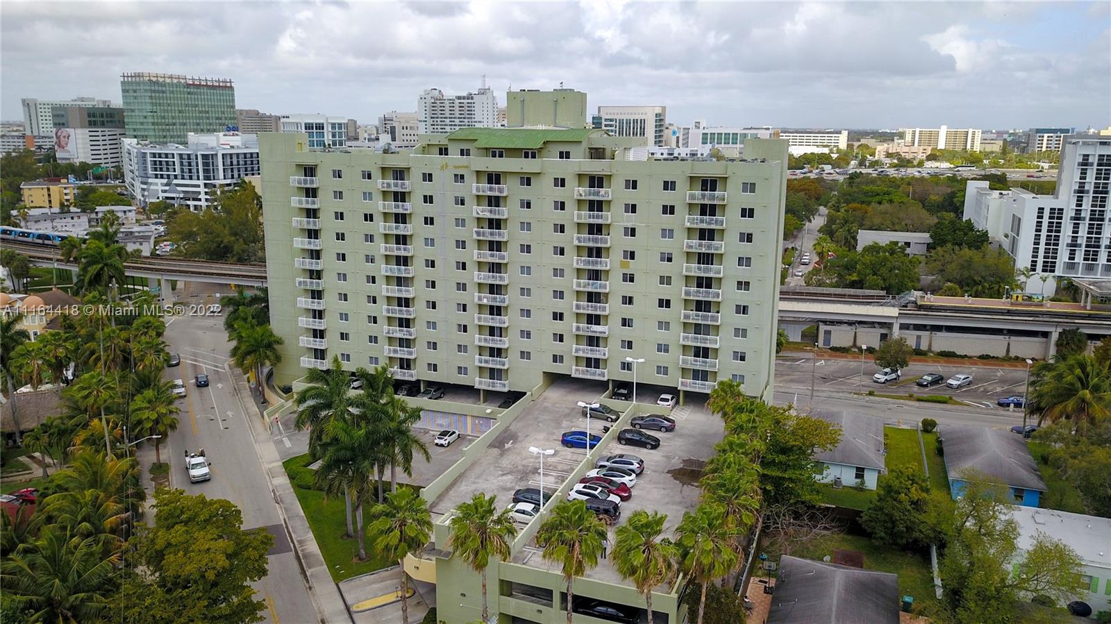 816 NW 11th St Unit: 1004
