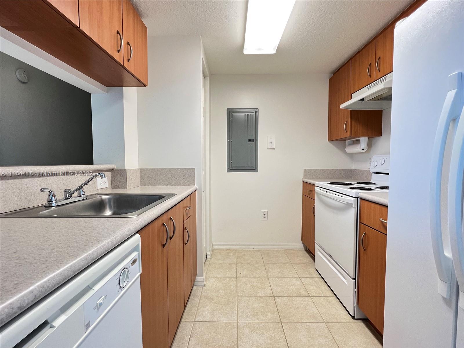 816 NW 11th St Unit: 1004