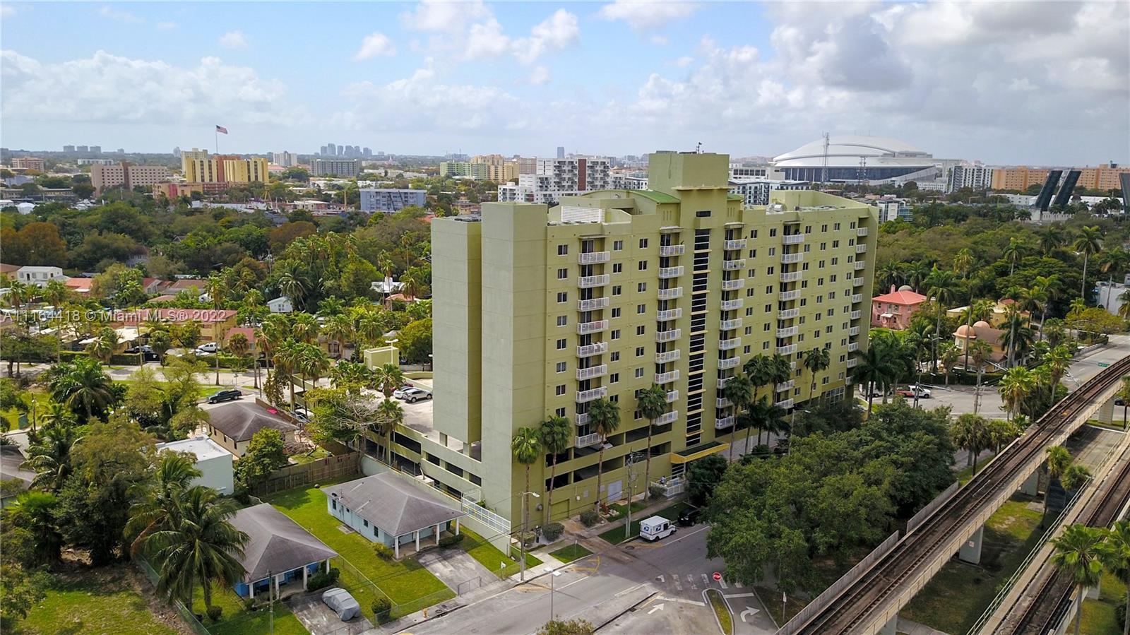816 NW 11th St Unit: 1004
