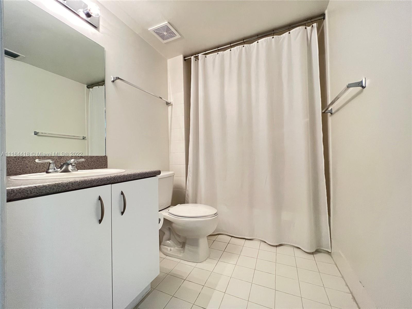 816 NW 11th St Unit: 1004