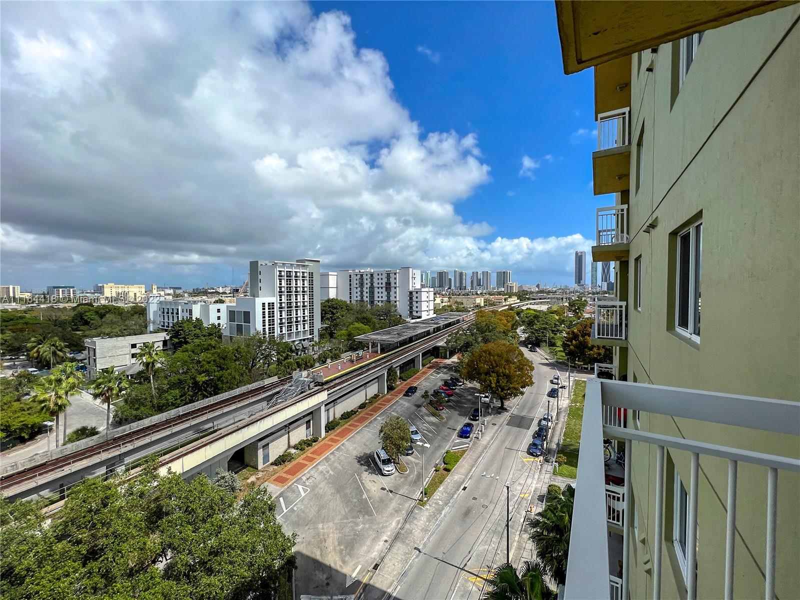 816 NW 11th St Unit: 1004
