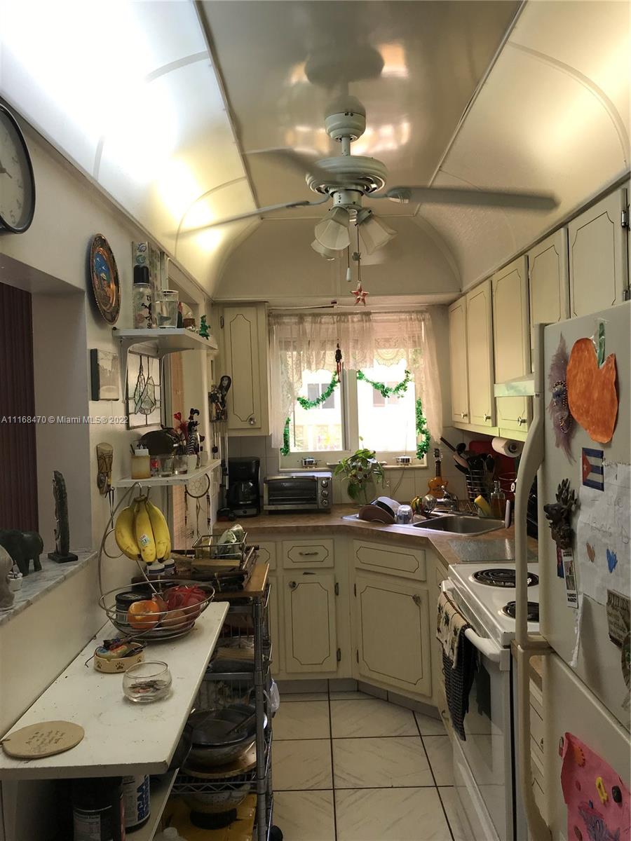 1818 Rodman St Unit: 2J