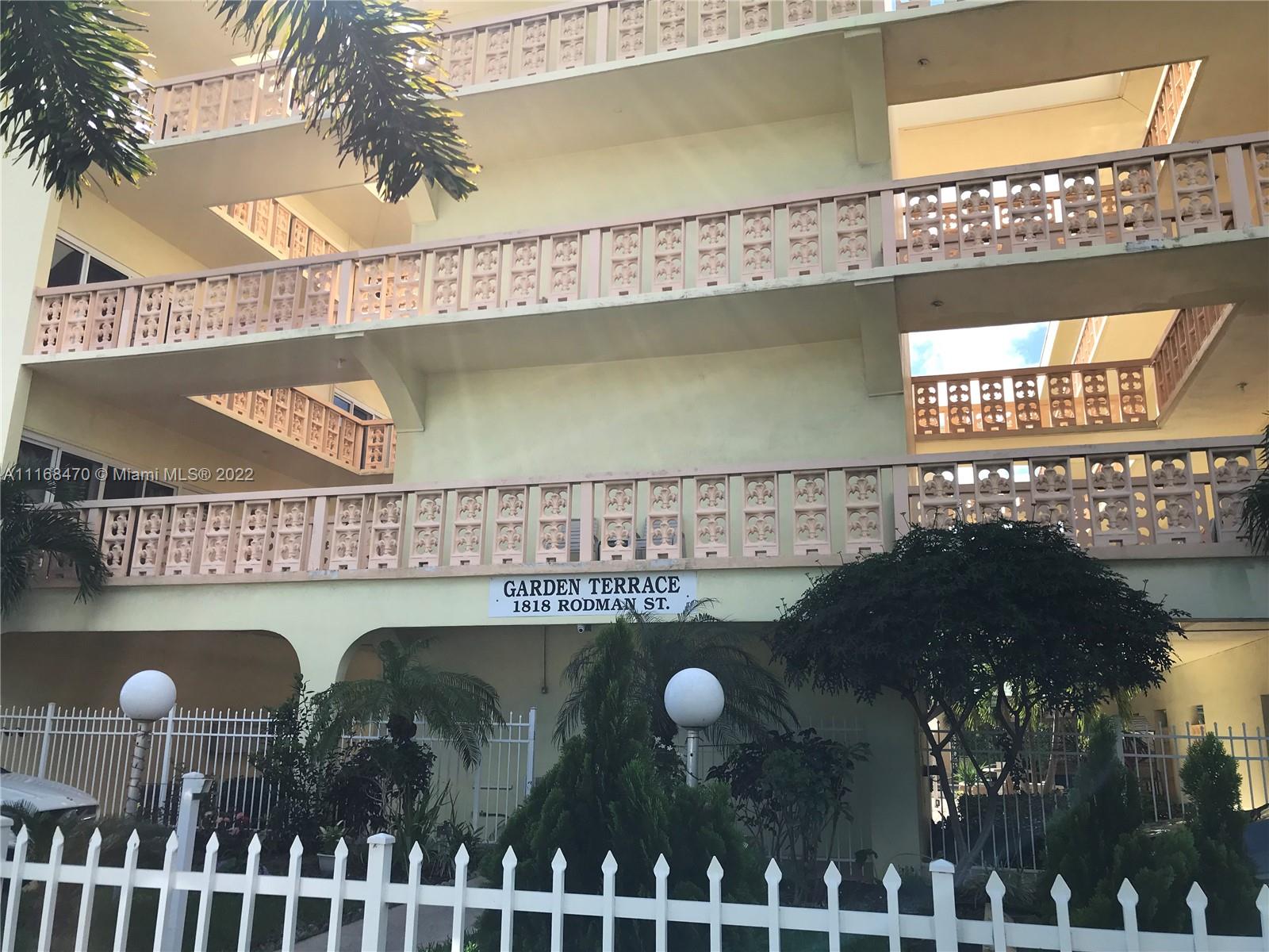 1818 Rodman St Unit: 2J