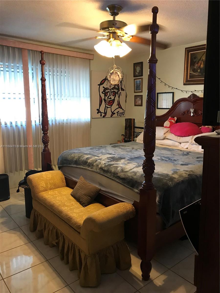 1818 Rodman St Unit: 2J