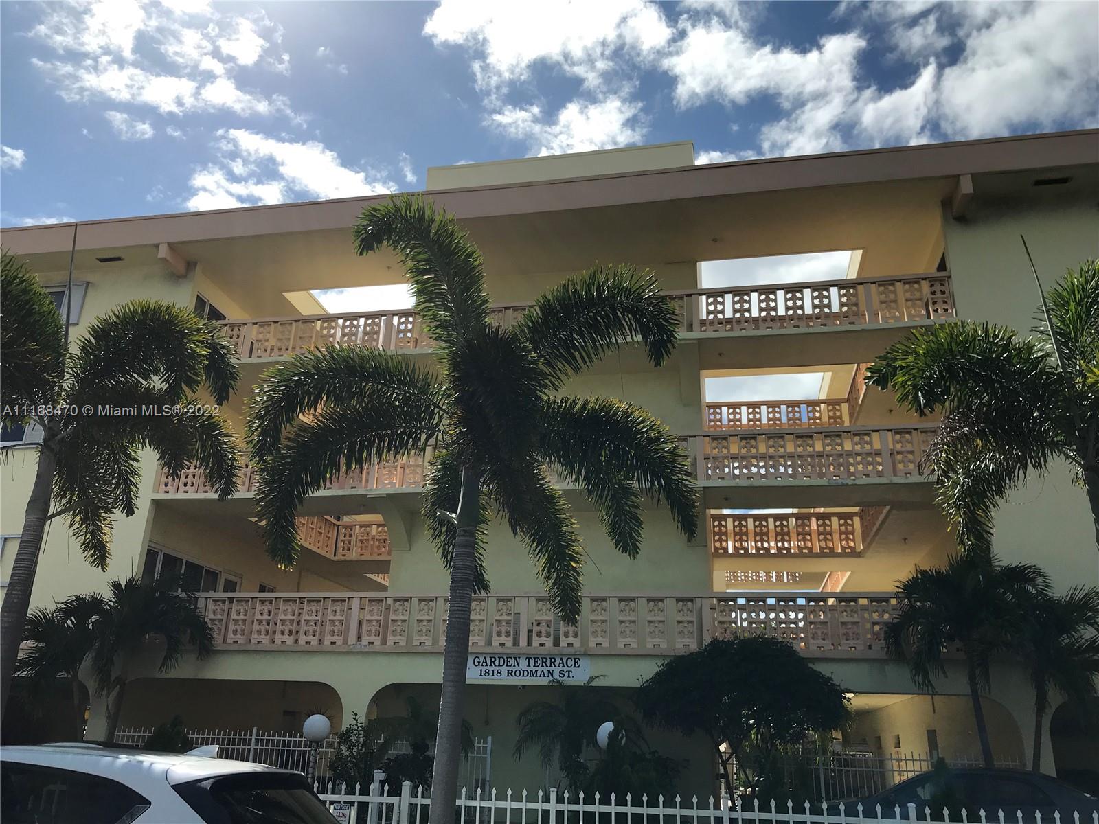 1818 Rodman St Unit: 2J