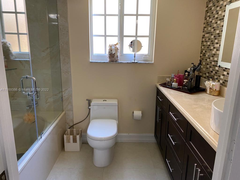 7401 W 22nd Ave Unit: 106
