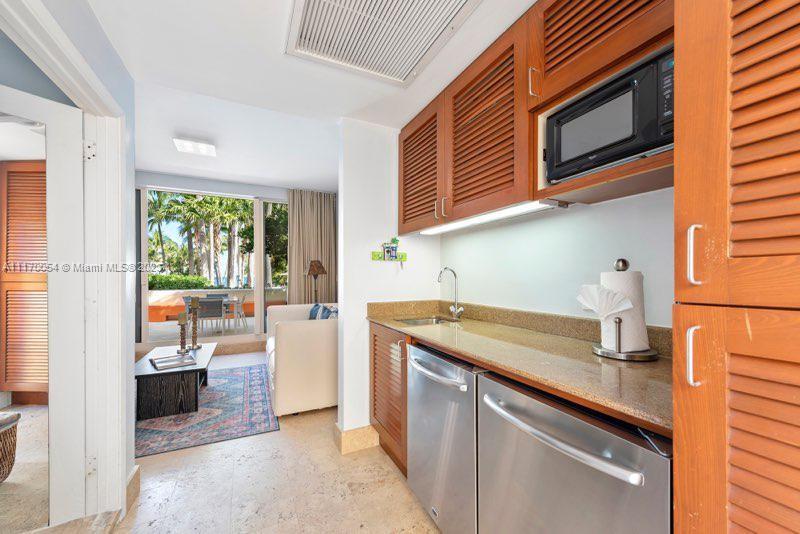 733 Crandon Blvd Unit: PH6
