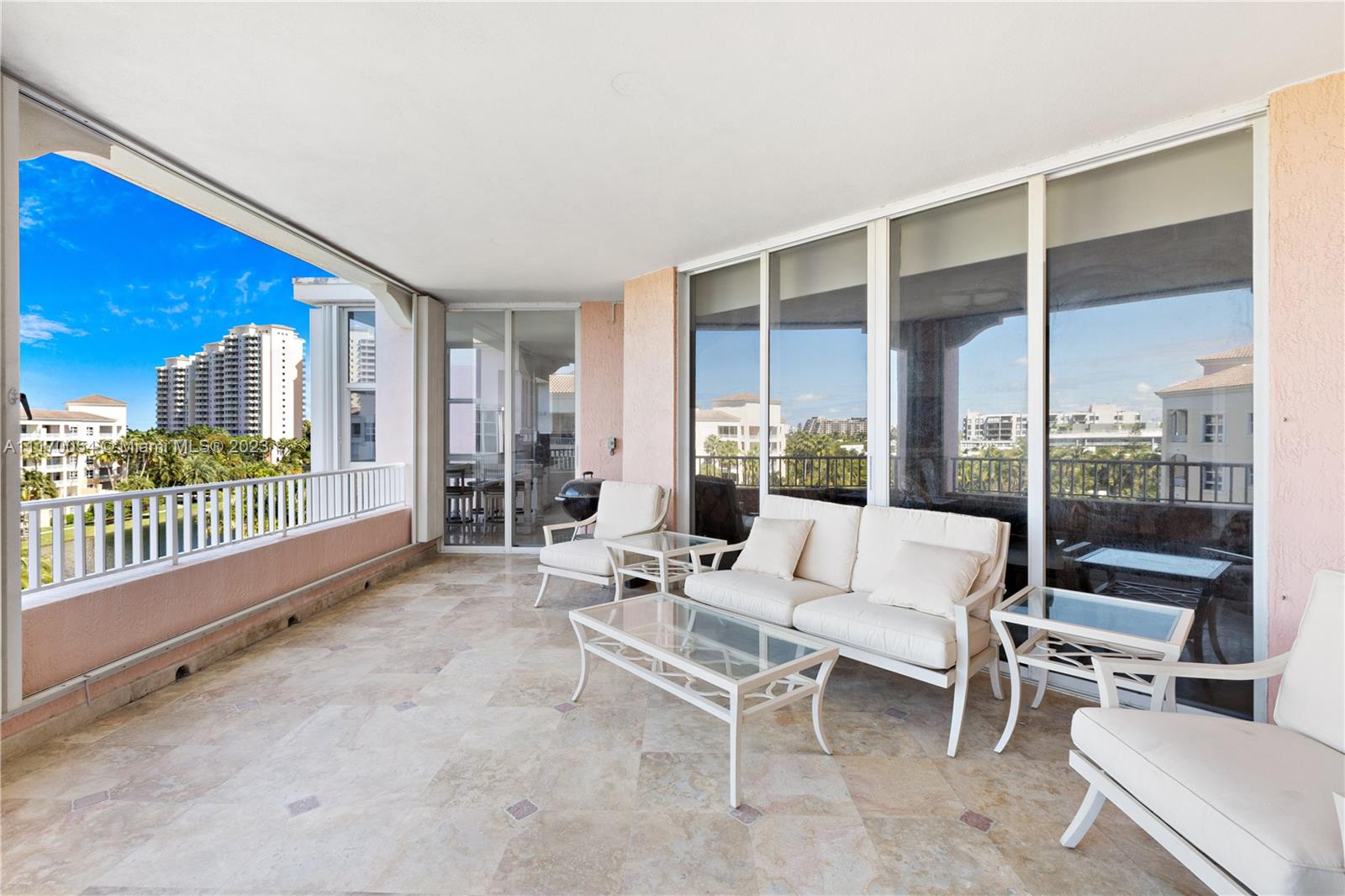 733 Crandon Blvd Unit: PH6