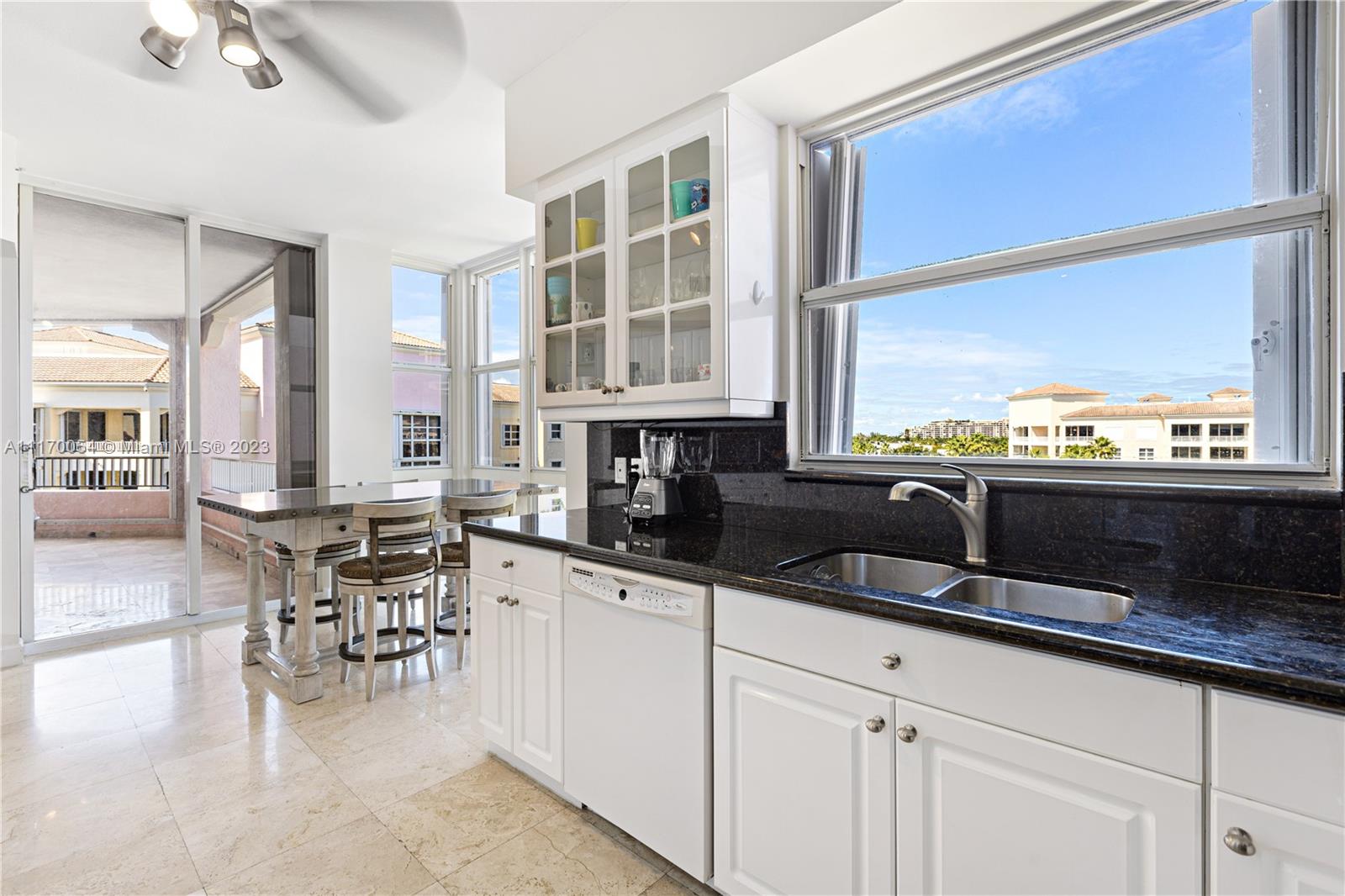 733 Crandon Blvd Unit: PH6