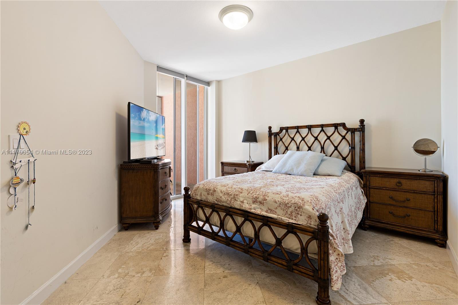 733 Crandon Blvd Unit: PH6