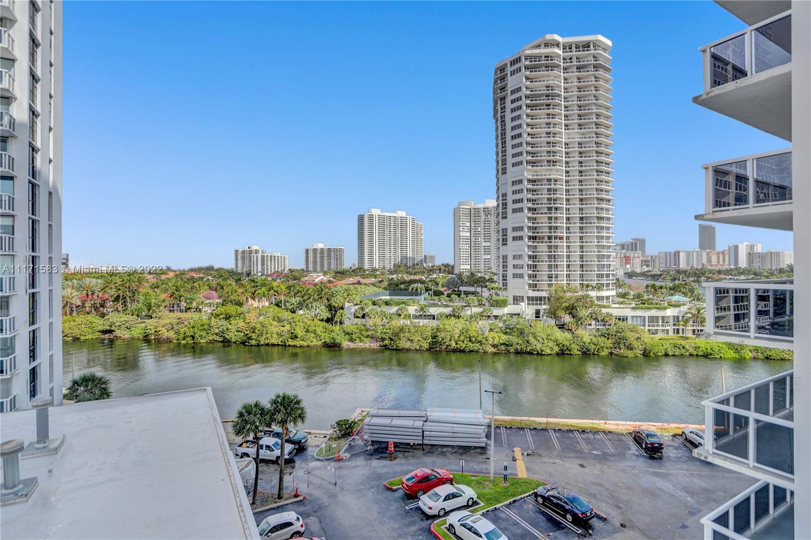 20515 E Country Club Dr Unit: 748