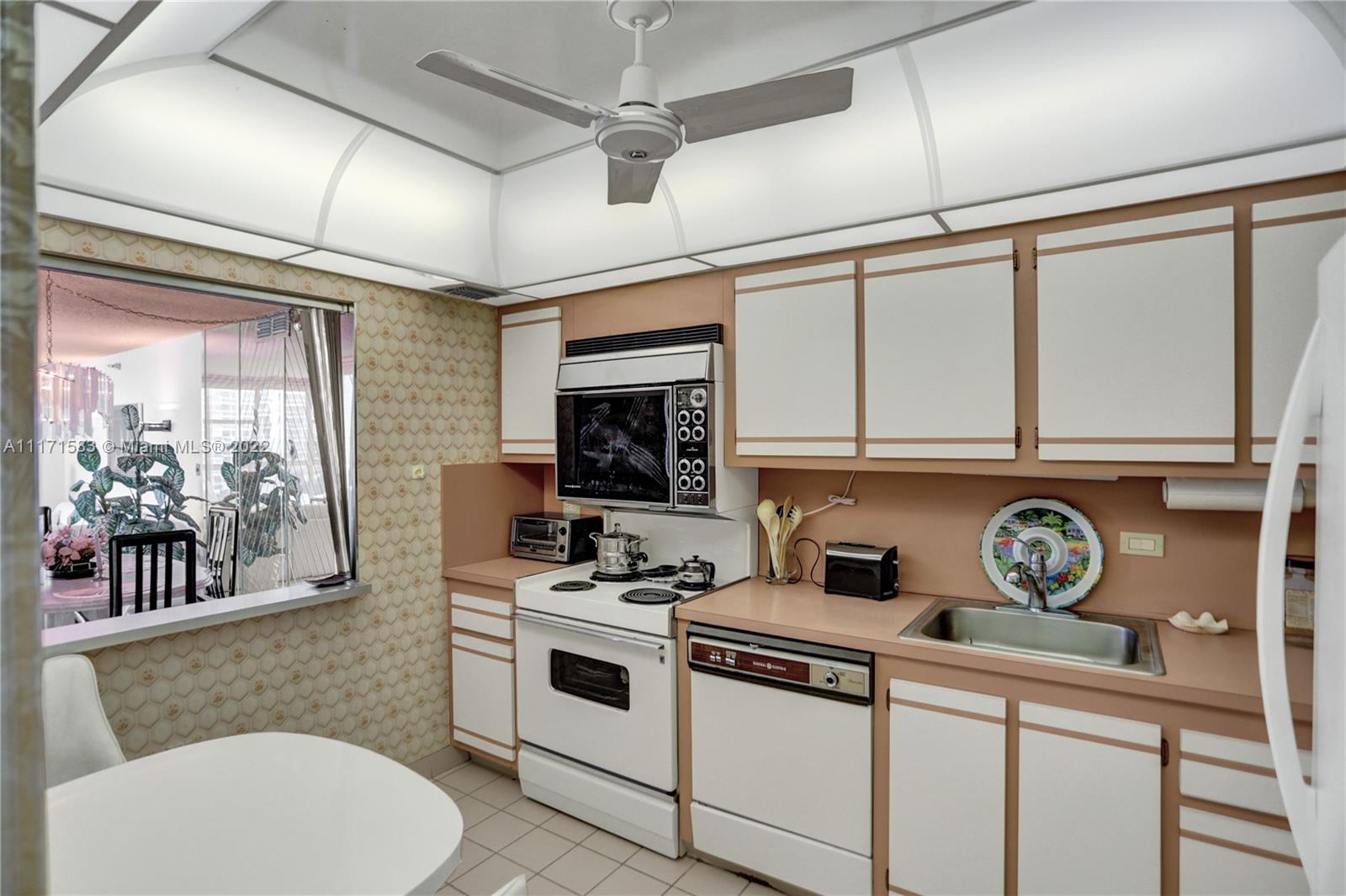 20515 E Country Club Dr Unit: 748