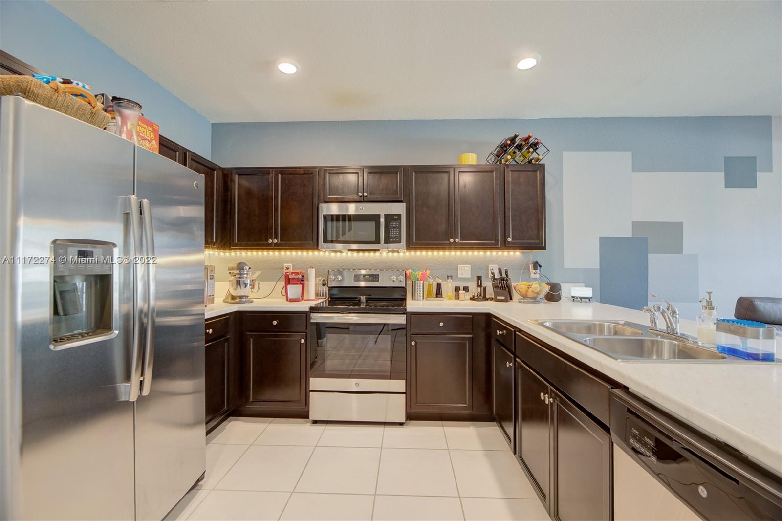 9409 W 32nd Ln Unit: 9409