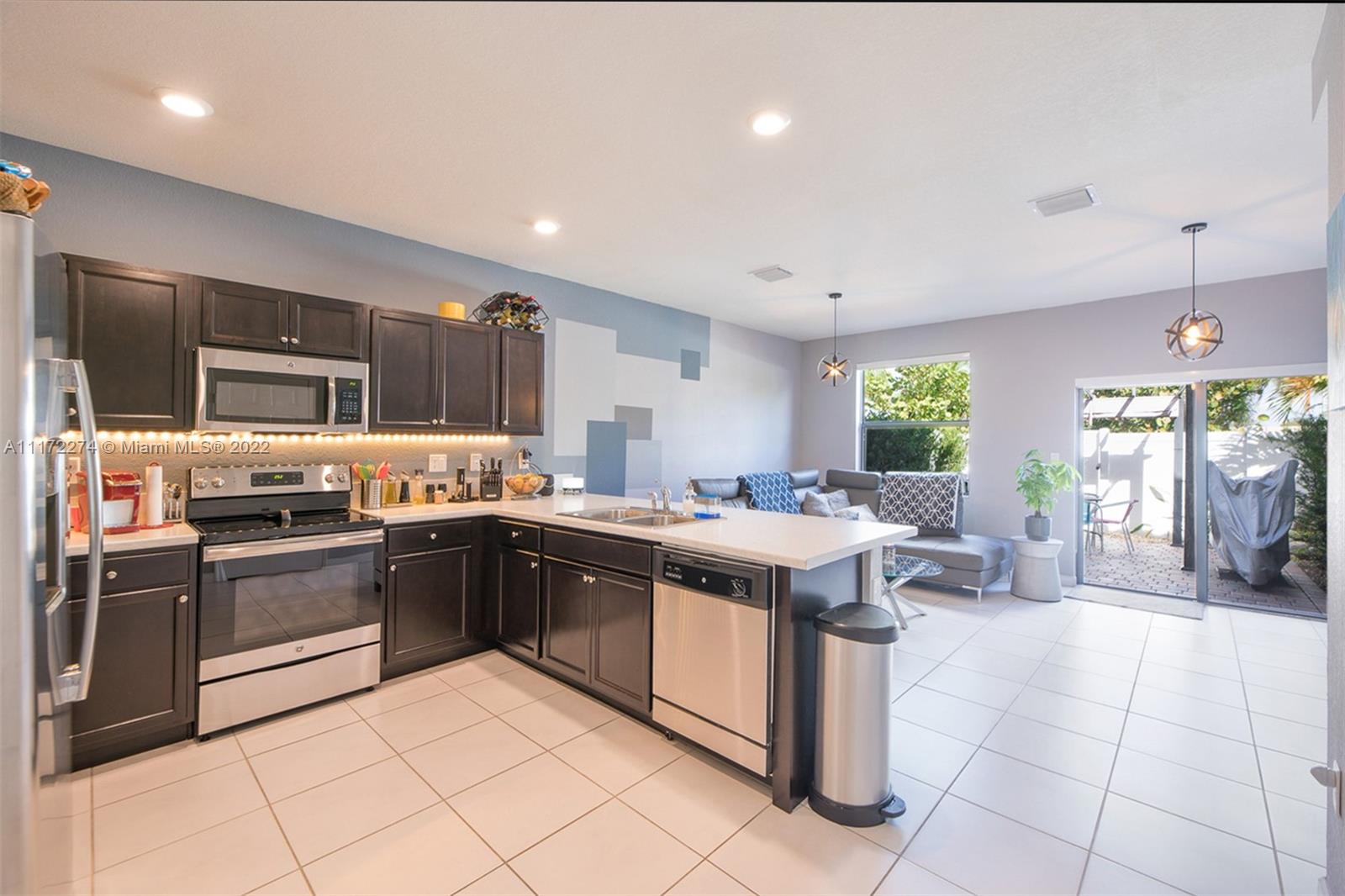 9409 W 32nd Ln Unit: 9409