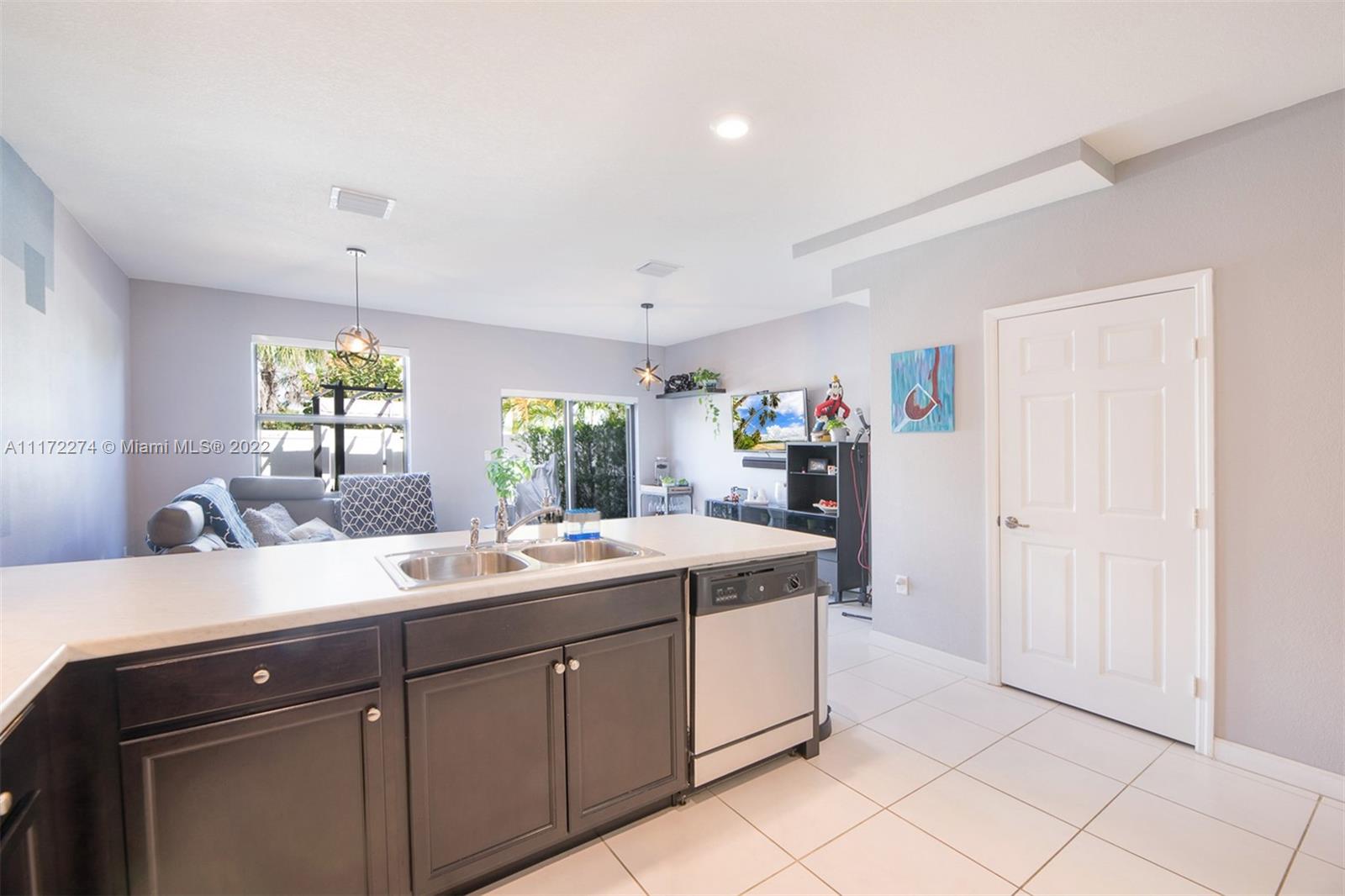 9409 W 32nd Ln Unit: 9409