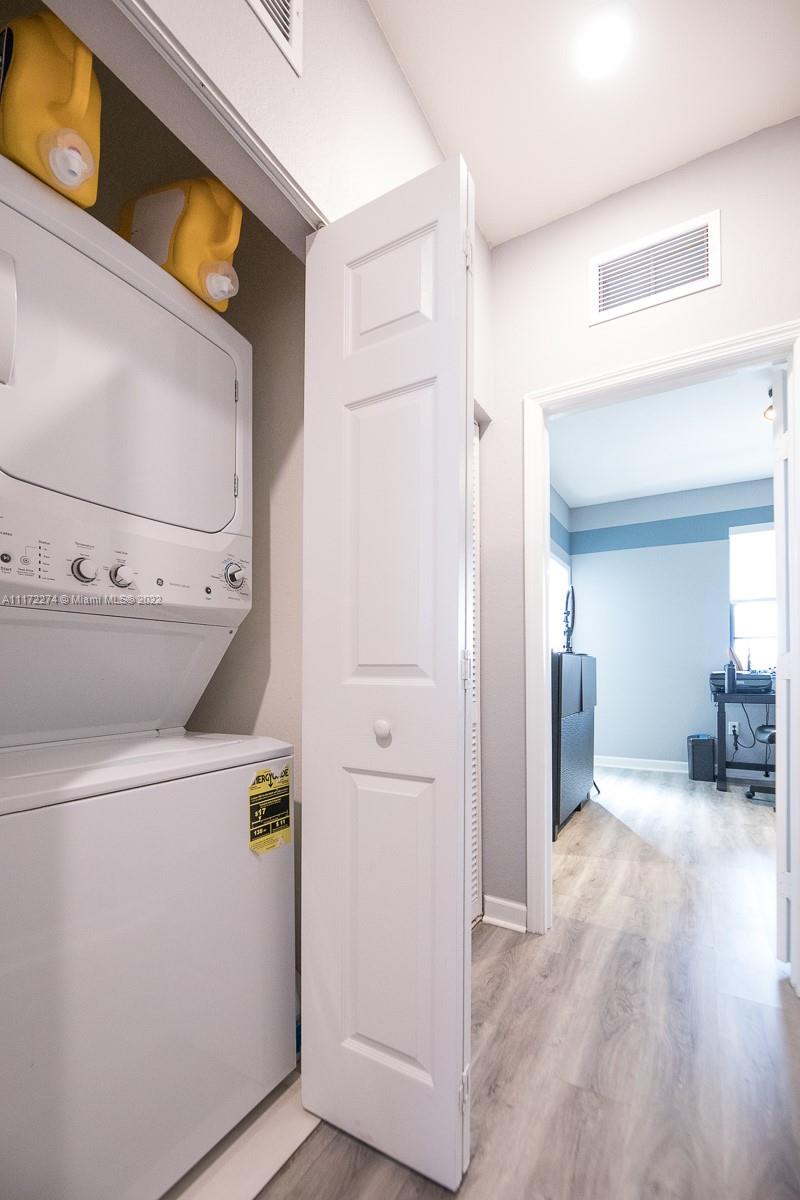 9409 W 32nd Ln Unit: 9409