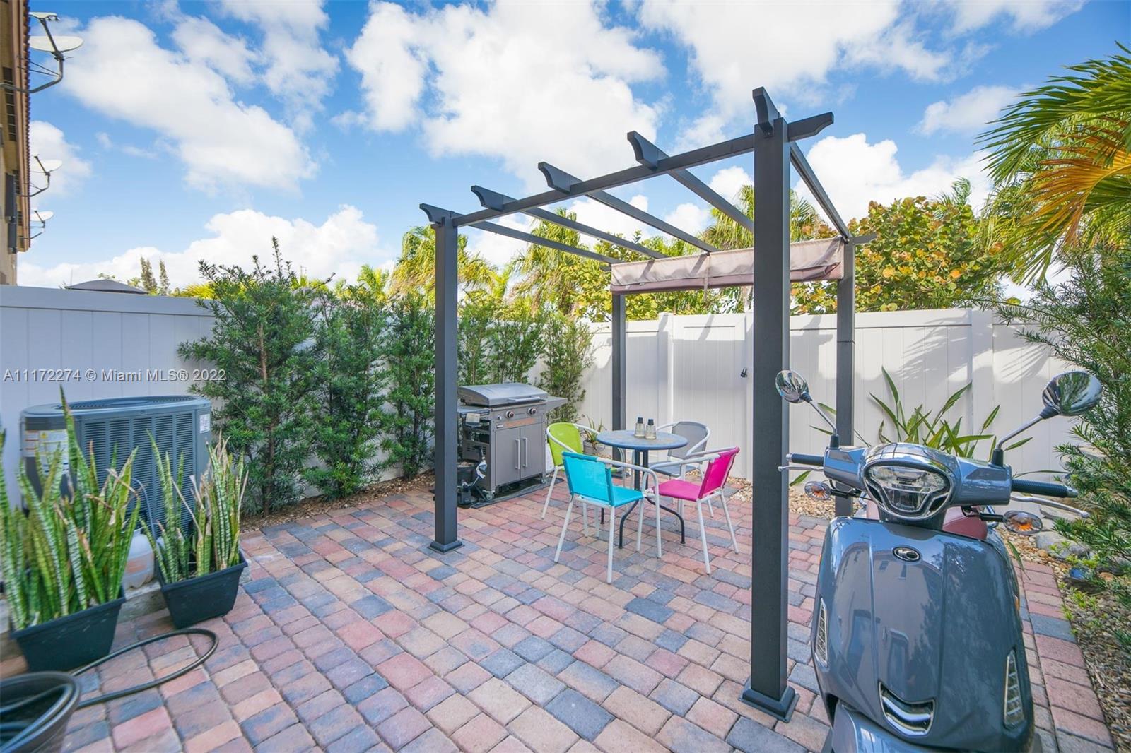 9409 W 32nd Ln Unit: 9409