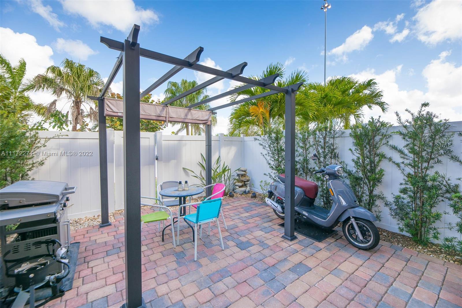 9409 W 32nd Ln Unit: 9409