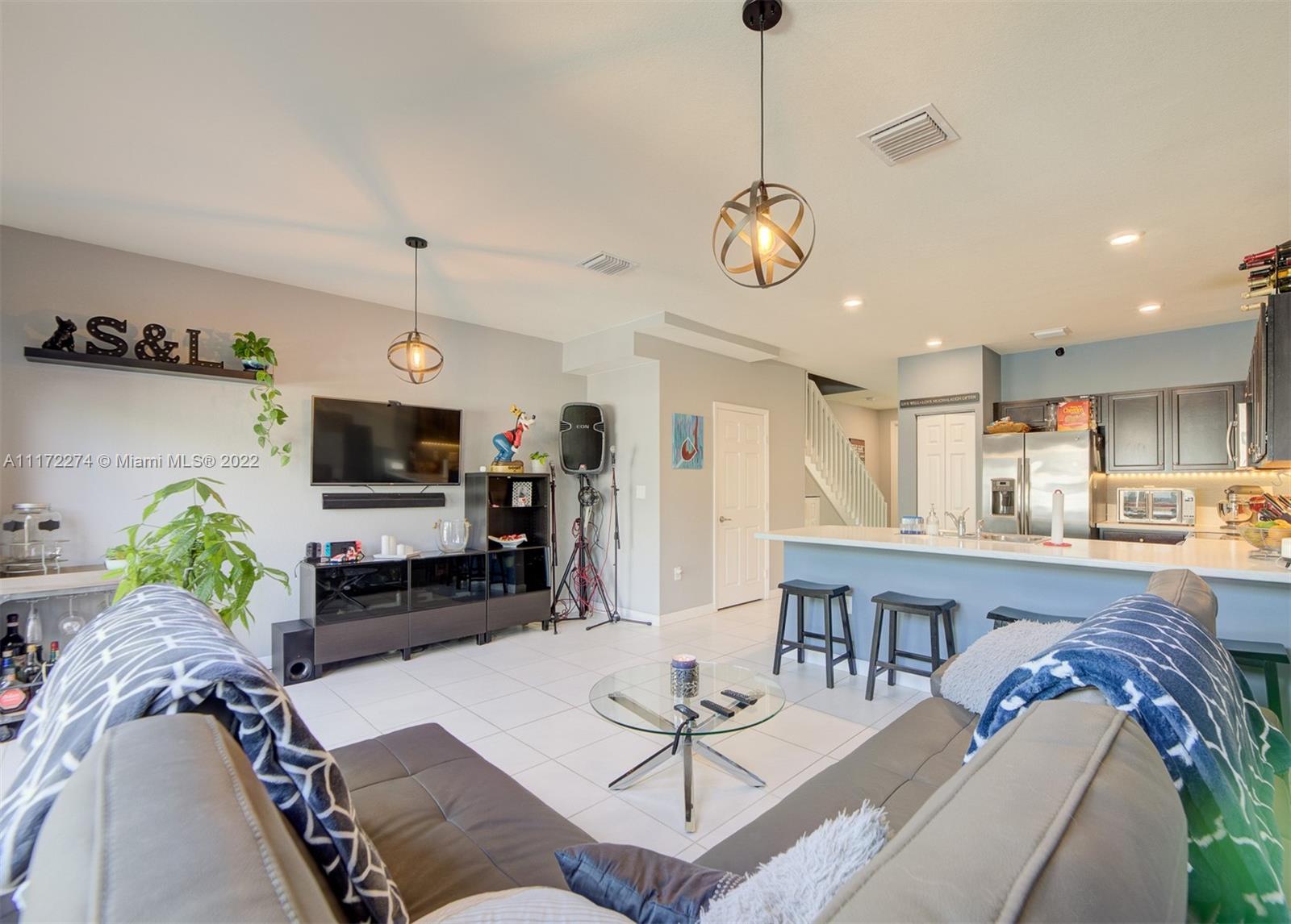 9409 W 32nd Ln Unit: 9409