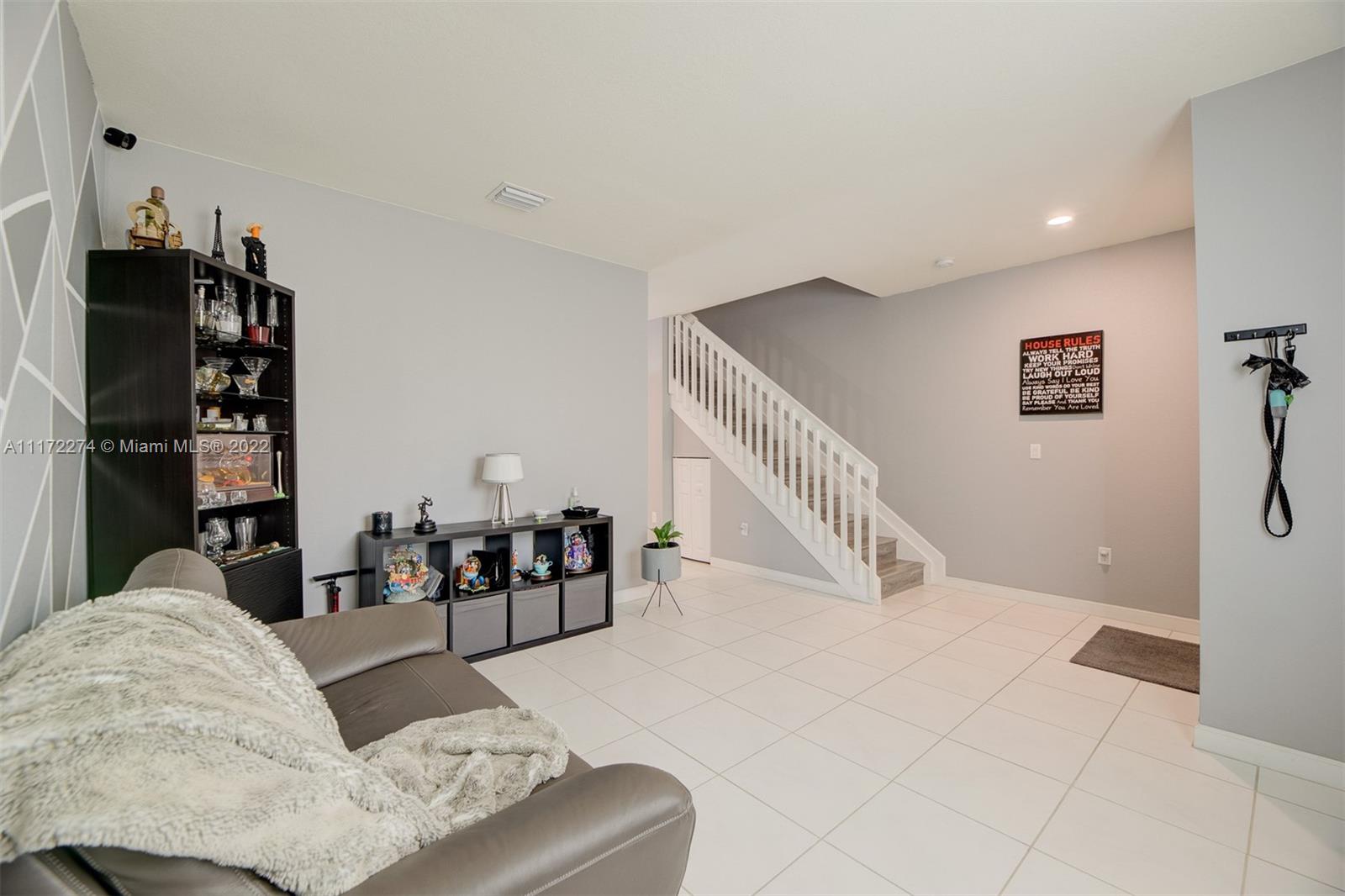 9409 W 32nd Ln Unit: 9409