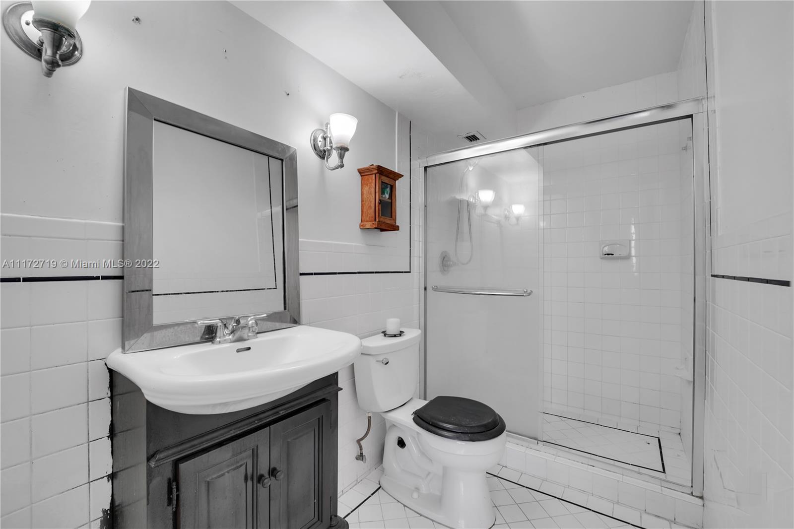 1020 Meridian Ave Unit: 706