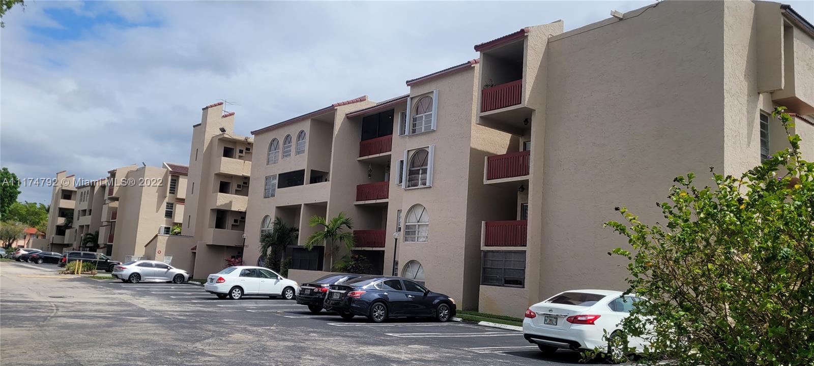 10661 SW 108th Ave Unit: 3I