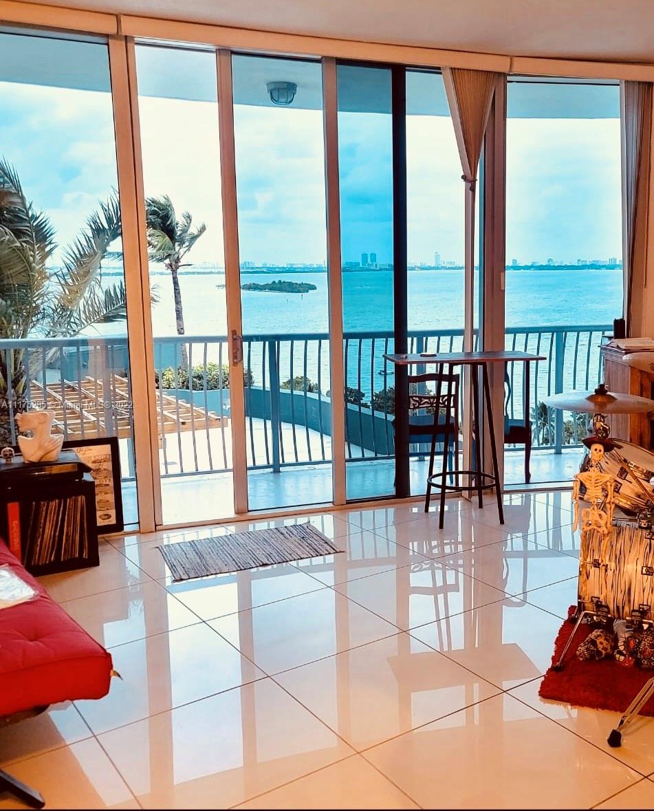 1750 N Bayshore Dr Unit: 1201
