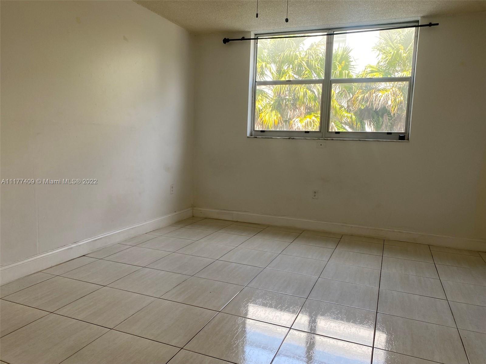 720 Collins Ave Unit: 203
