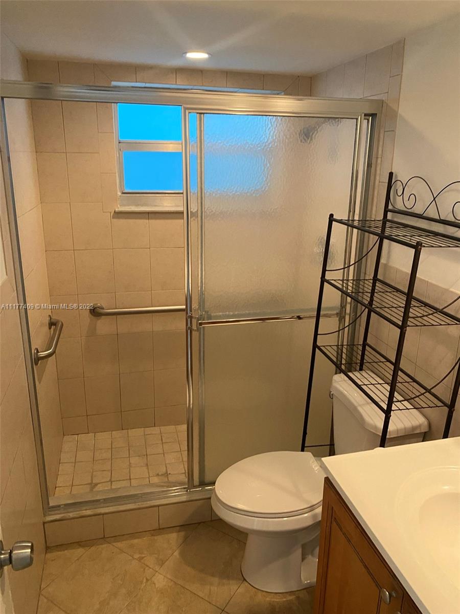 720 Collins Ave Unit: 203