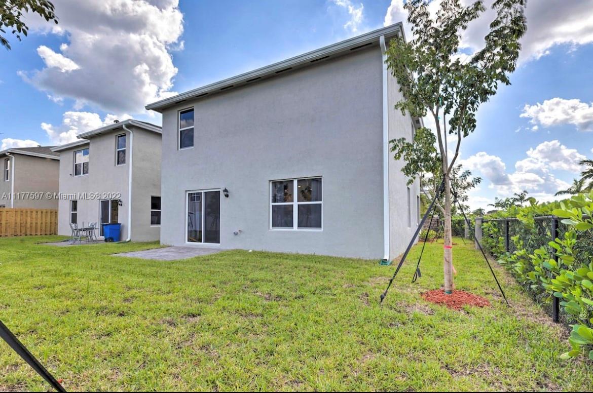 600 NE 4th St