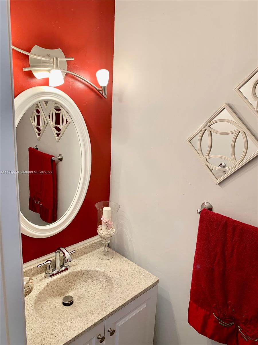13501 SW 62nd St Unit: 4