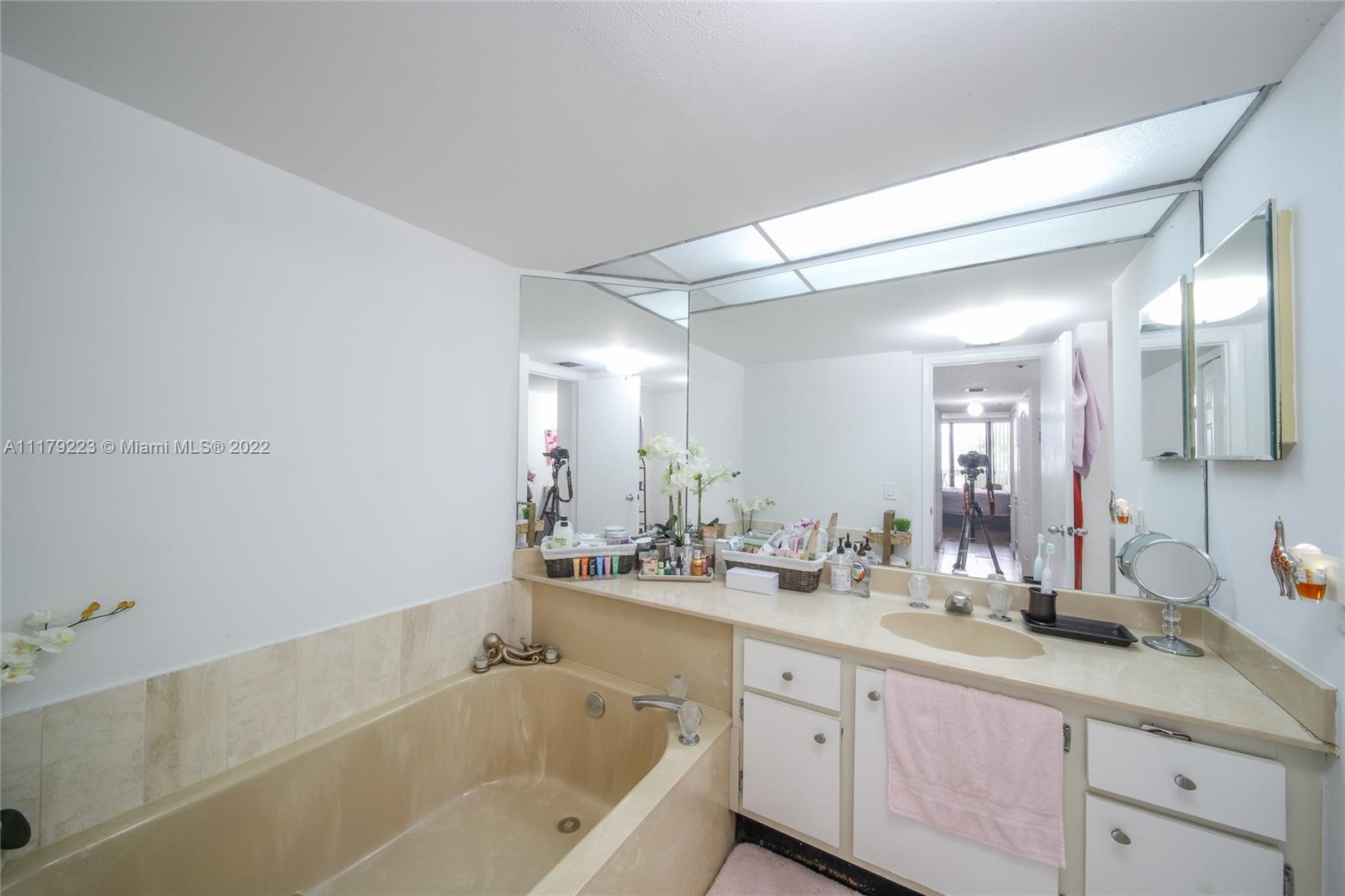 1717 N Bayshore Dr Unit: A-1153
