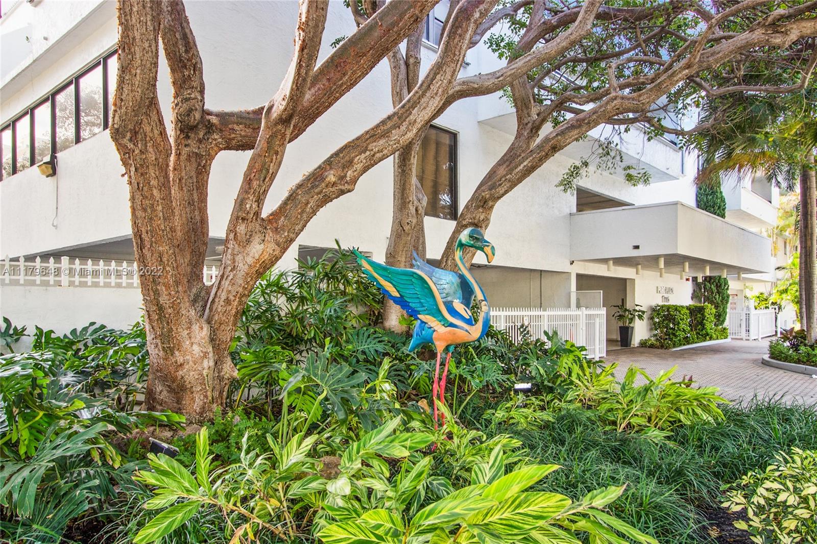 1775 Washington Ave Unit: 6C