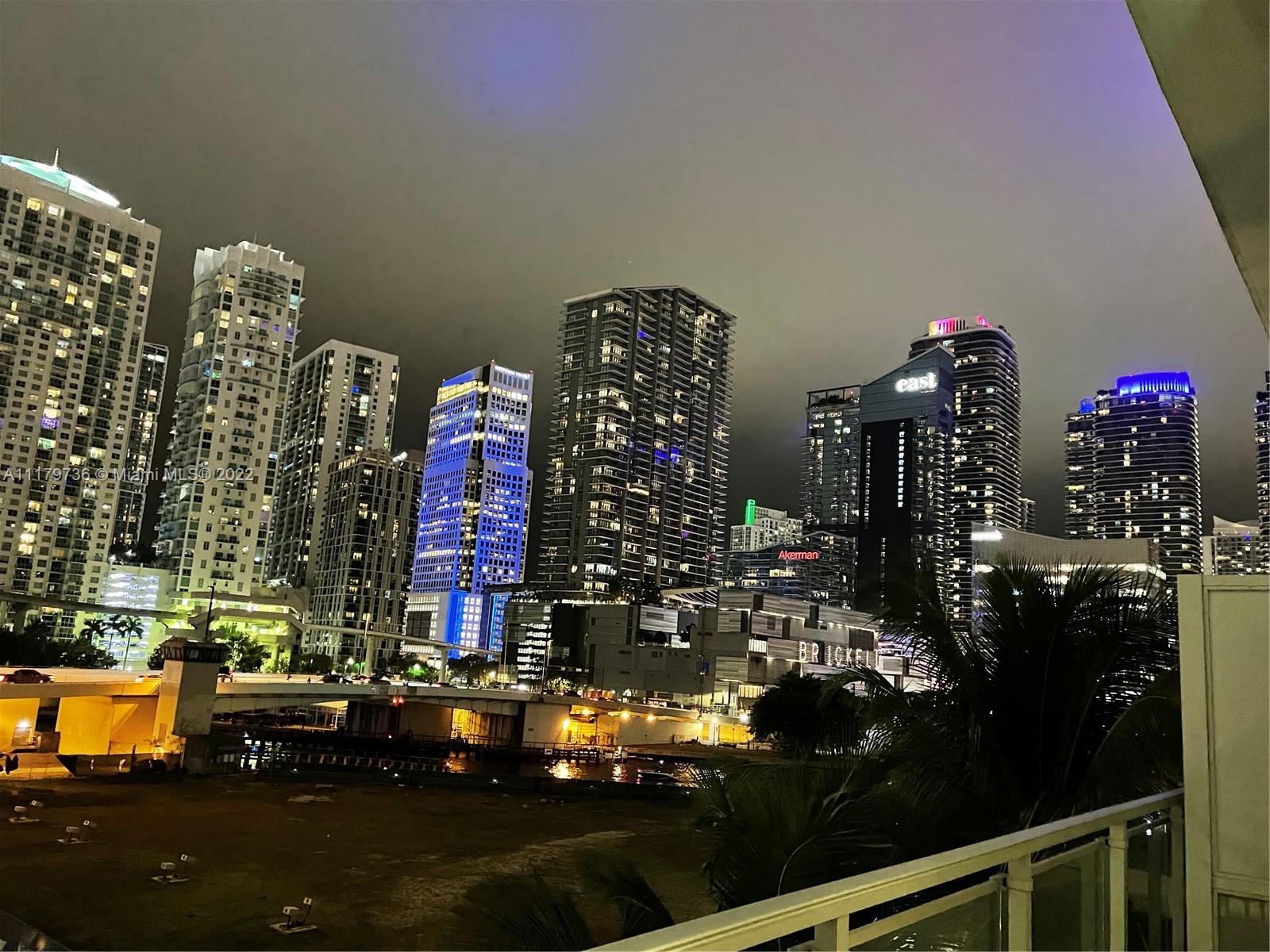 90 SW 3rd St Unit: TH505