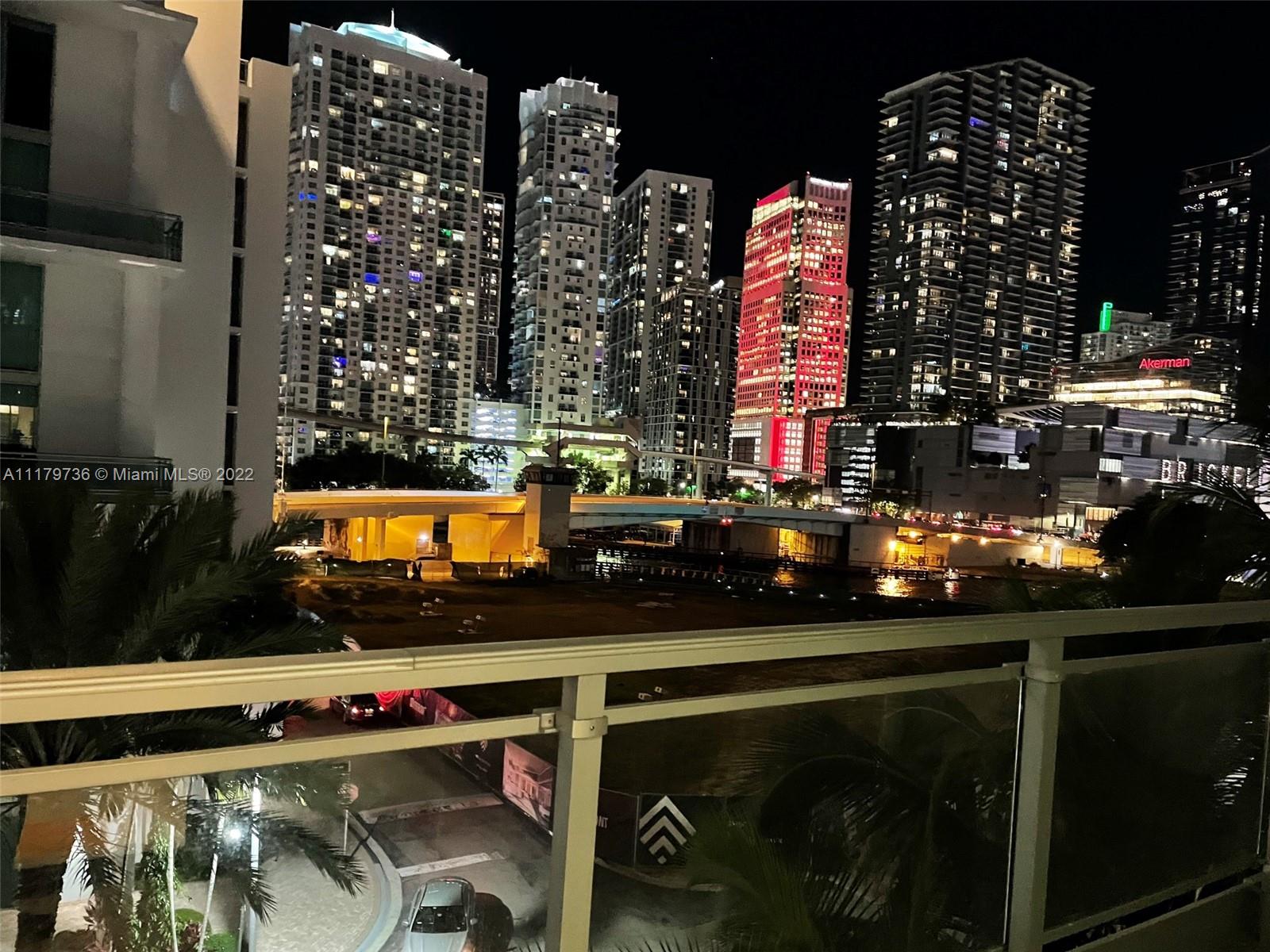 90 SW 3rd St Unit: TH505