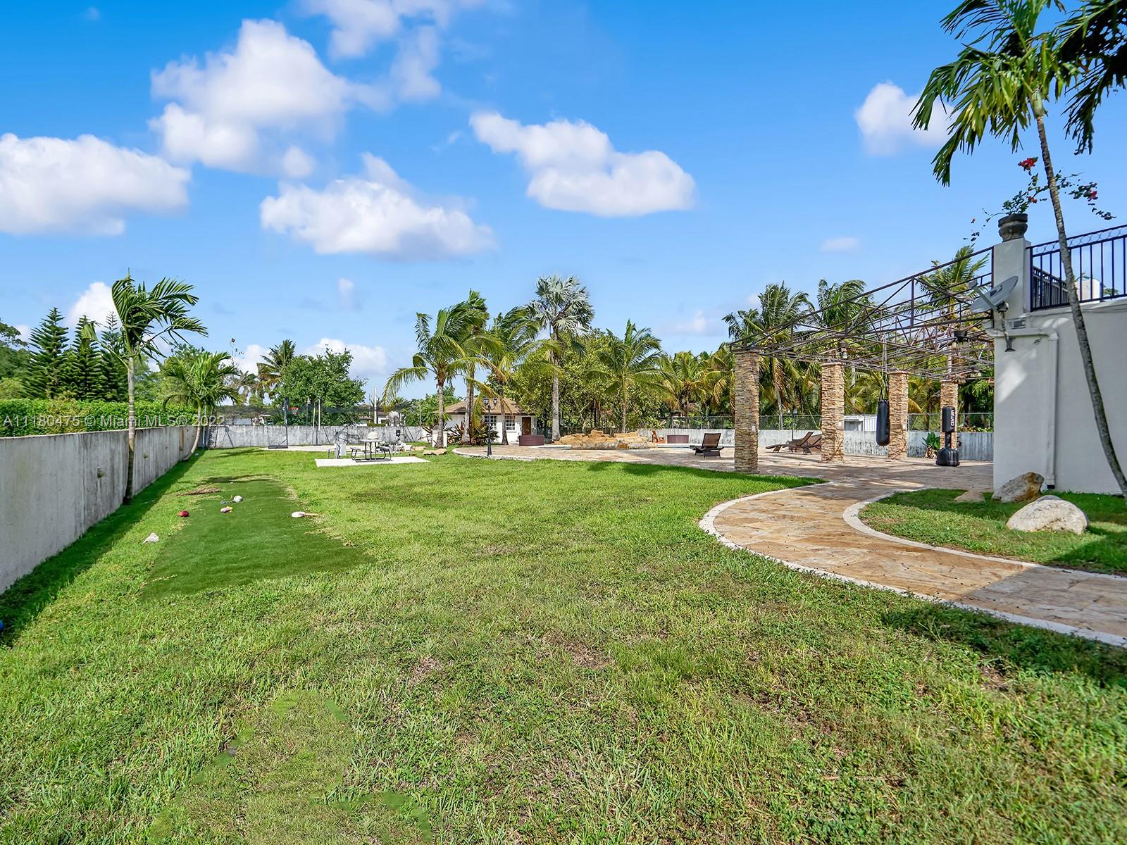 150 NW 123rd Ave