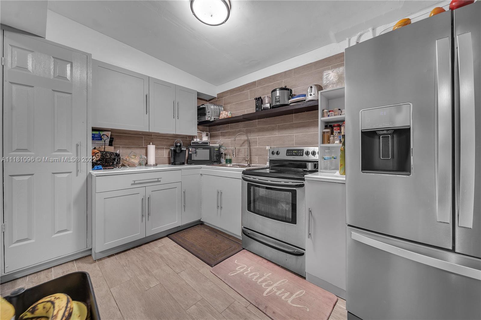 211 SW 60th Ave