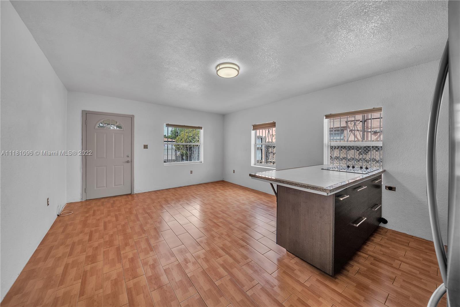 211 SW 60th Ave