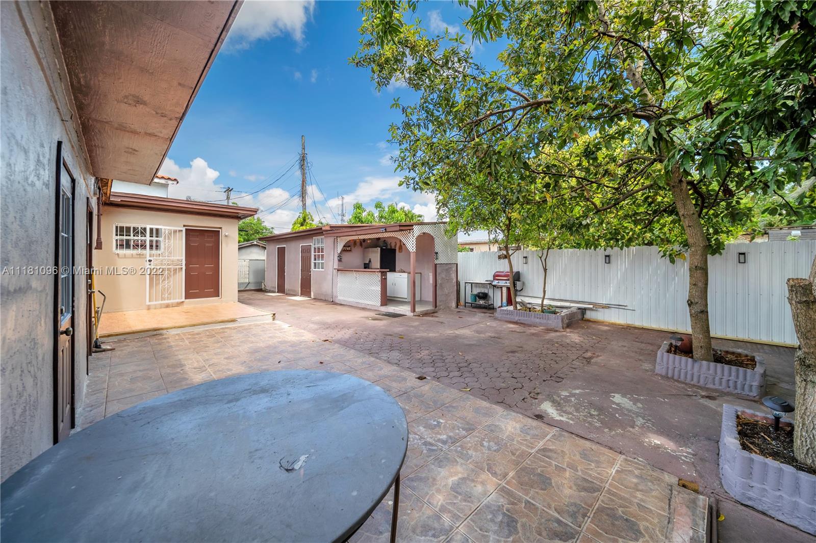 211 SW 60th Ave