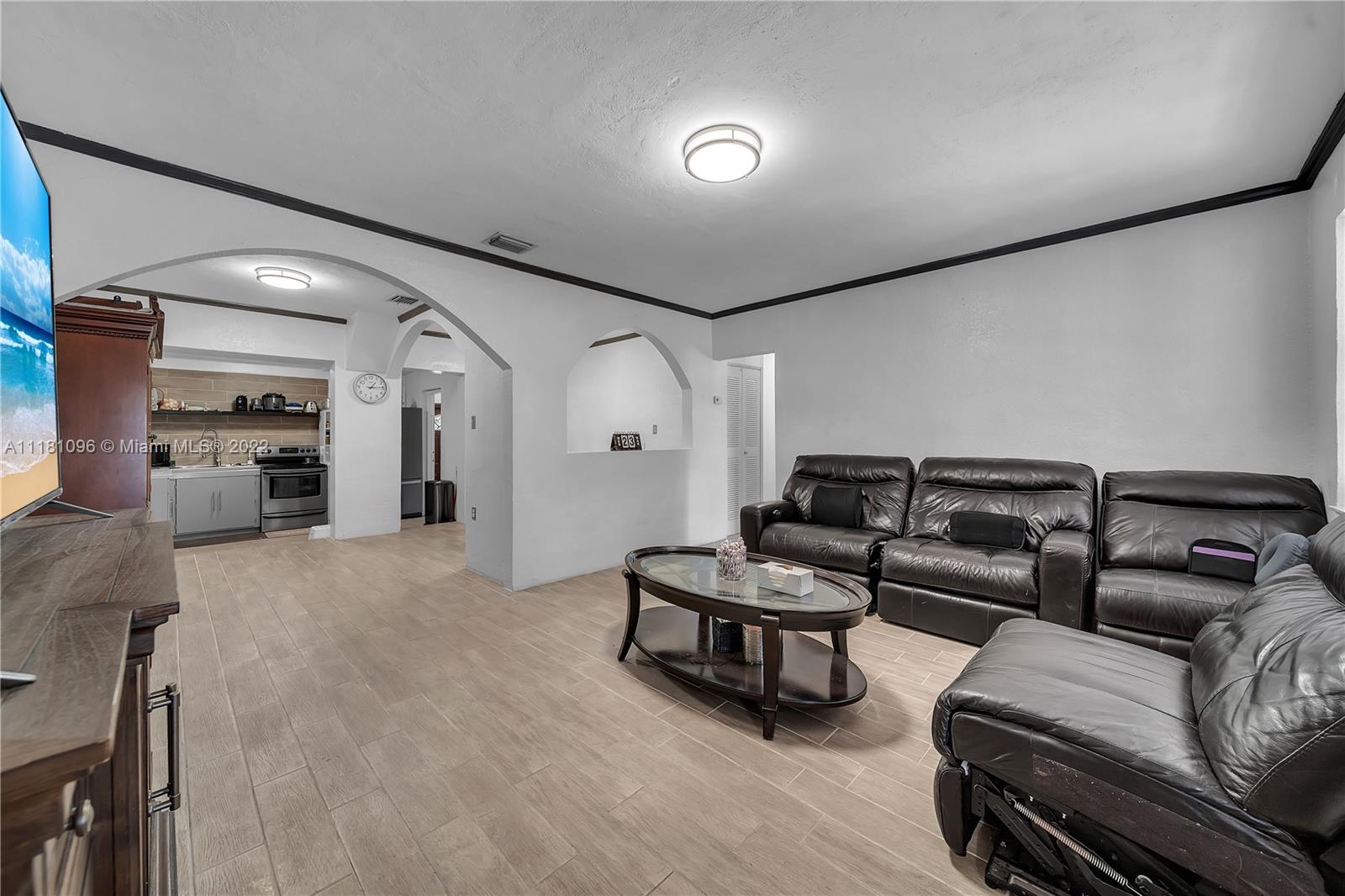 211 SW 60th Ave