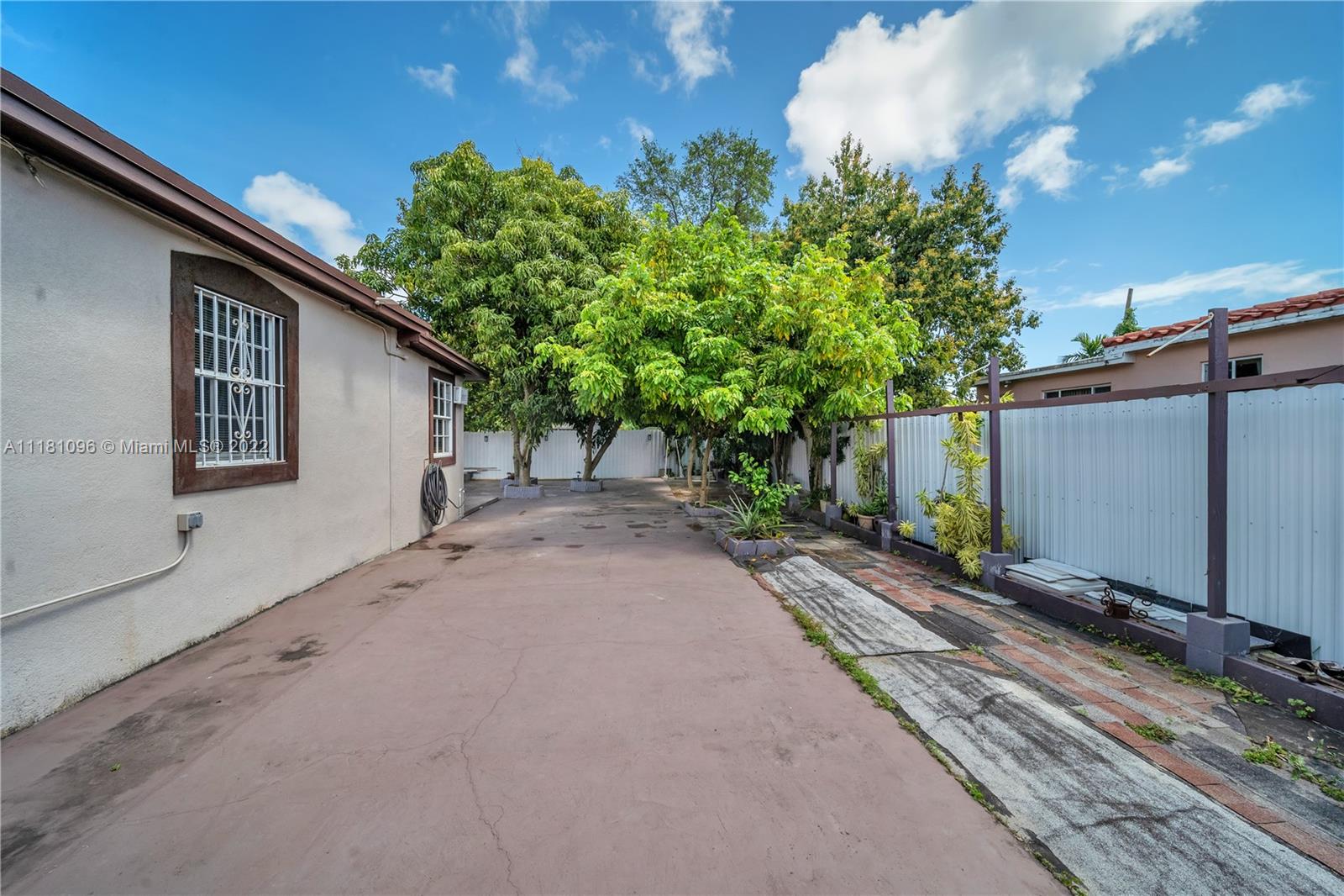 211 SW 60th Ave