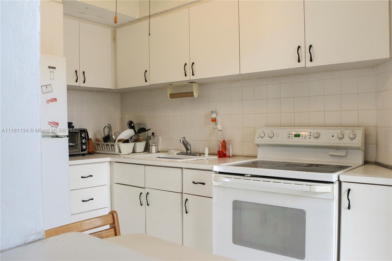 18720 NE 18th Ave Unit: 215