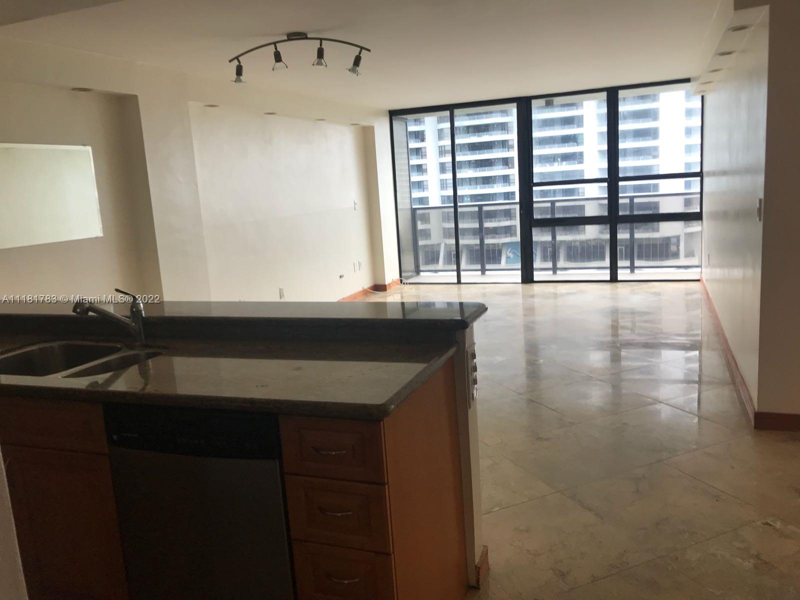 600 NE 36 Unit: 1417